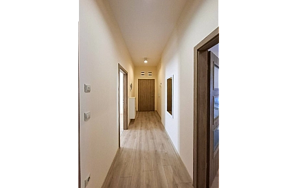 ID 15914 Trzypokojowe mieszkanie w South Bay Warna Zdjęcie 10