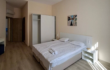 ID 15914 Trzypokojowe mieszkanie w South Bay Warna Zdjęcie 3