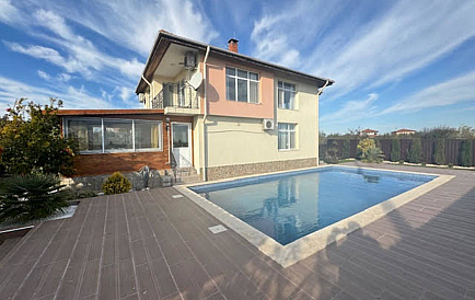 ID 14937 Dwupiętrowy dom w Kamenar Zdjęcie 1 