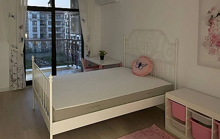 ID 15798 Pięciopokojowe mieszkanie w Aivazovsky Park Zdjęcie 3