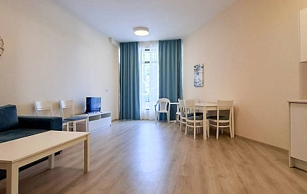 ID 15914 Trzypokojowe mieszkanie w South Bay Warna Zdjęcie 2
